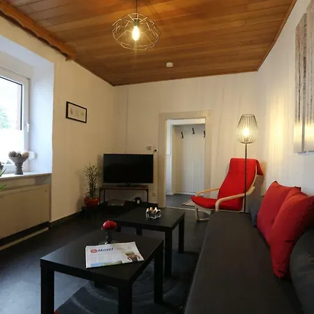 Ferienhaus Am Brunnen Hébergement de vacances Ellenz-Poltersdorf