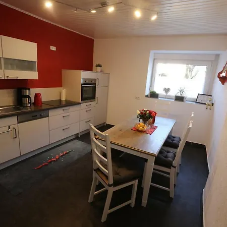 Ferienhaus Am Brunnen Hébergement de vacances Ellenz-Poltersdorf