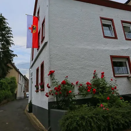 Ferienhaus Am Brunnen Hébergement de vacances *