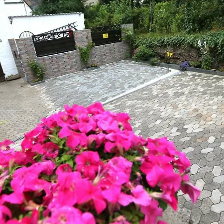 Ferienhaus Am Brunnen * Ellenz-Poltersdorf